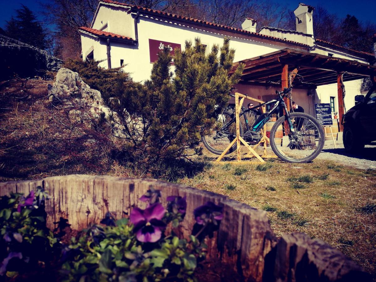 Hostel Škrla Divača Buitenkant foto