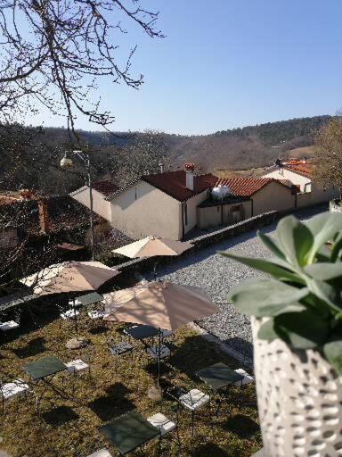 Hostel Škrla Divača Buitenkant foto