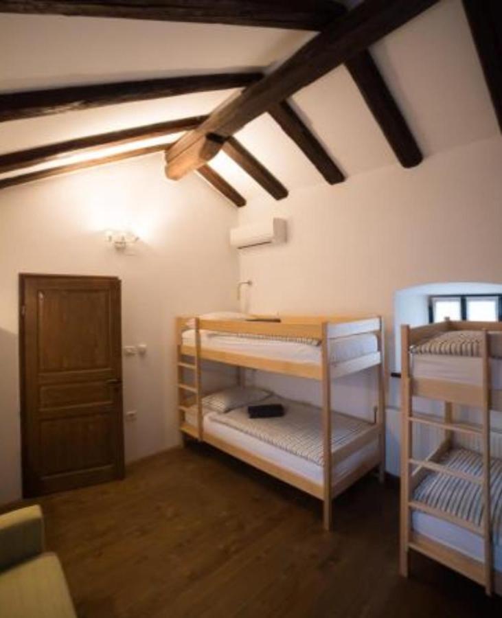 Hostel Škrla Divača Buitenkant foto