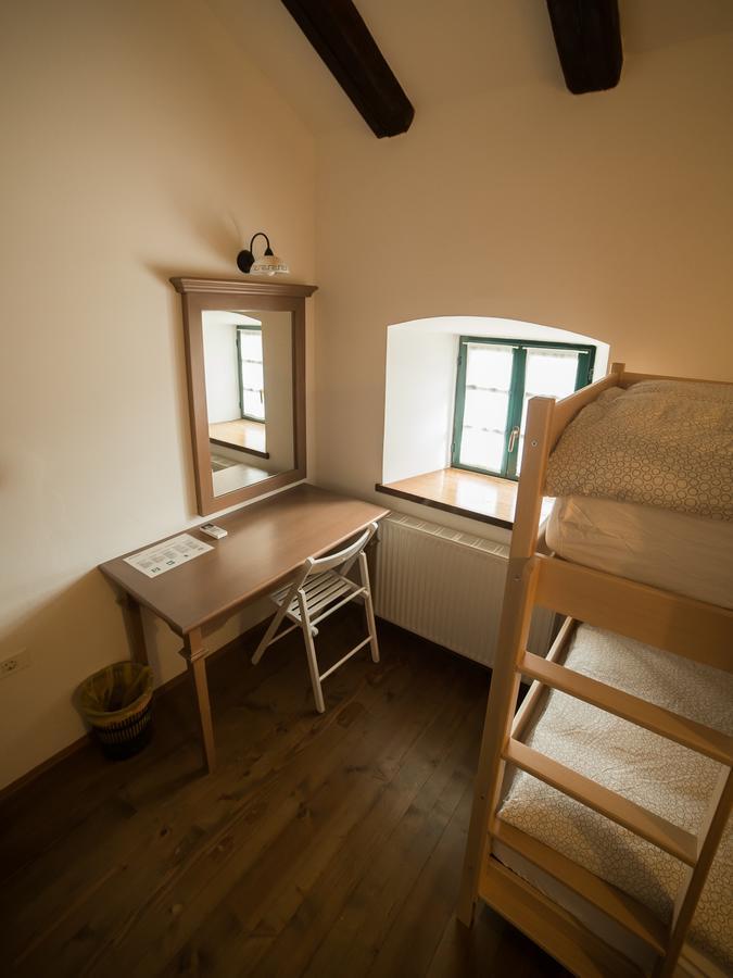 Hostel Škrla Divača Buitenkant foto