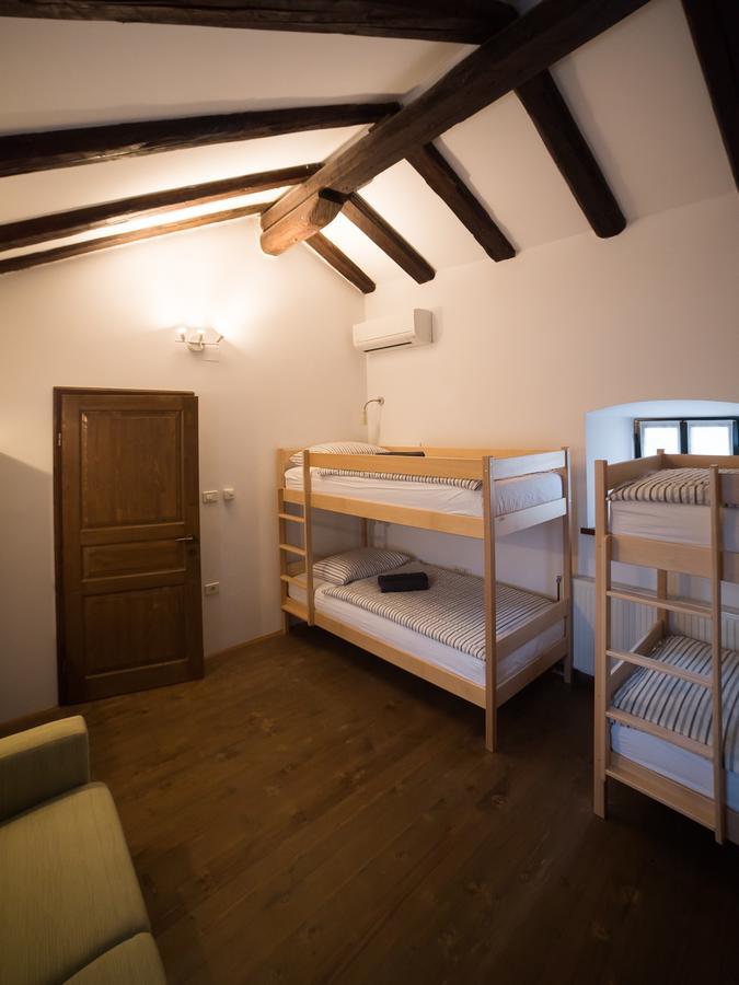 Hostel Škrla Divača Buitenkant foto