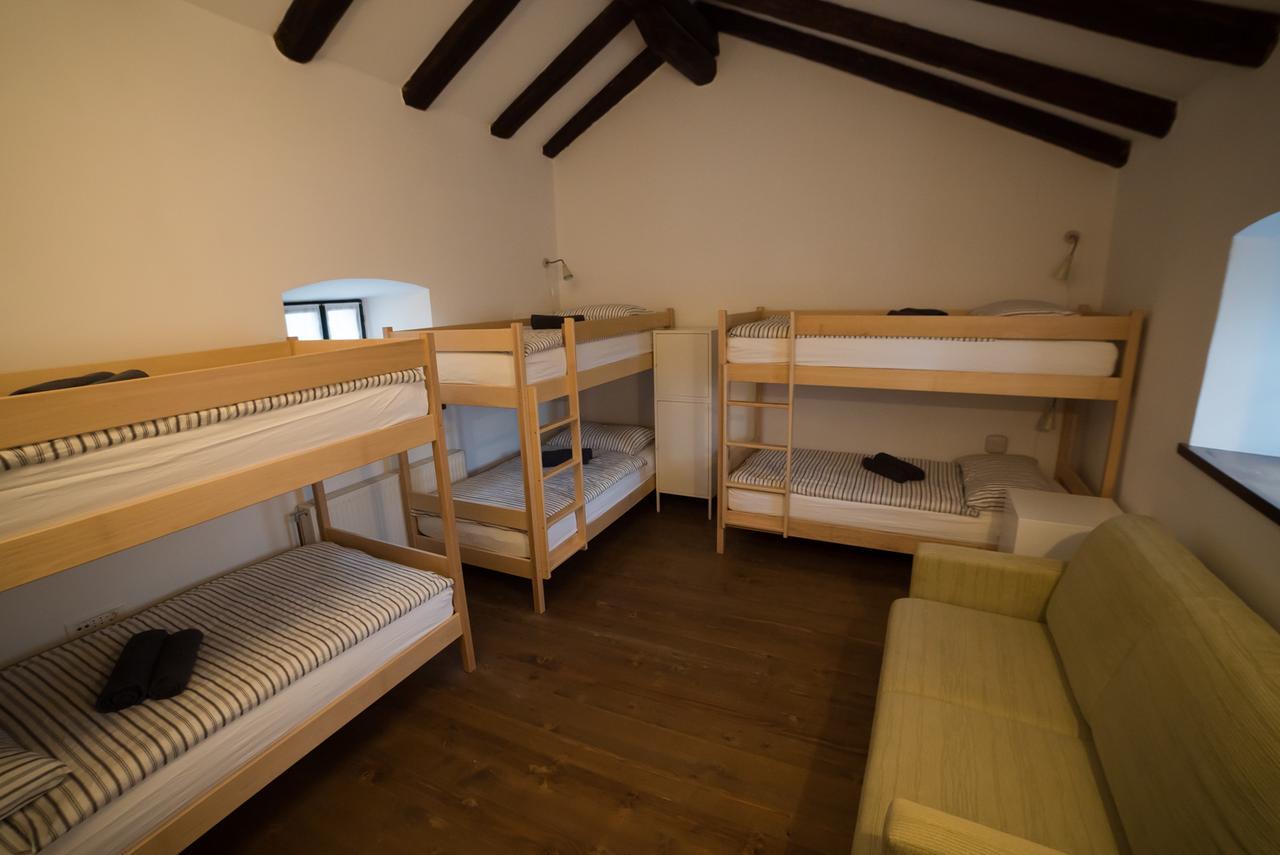 Hostel Škrla Divača Buitenkant foto